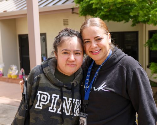 Photo of Lizbeth (left) and mom, Ivette (right).